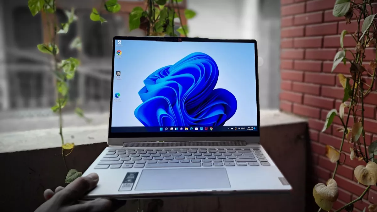 अमेज़न फ्रीडम सेल में Lenovo Yoga Laptop पर गज़ब ऑफर, 40 हज़ार रुपए तक बचाने का मौका, लास्ट डेट से पहले उठाएं लाभ