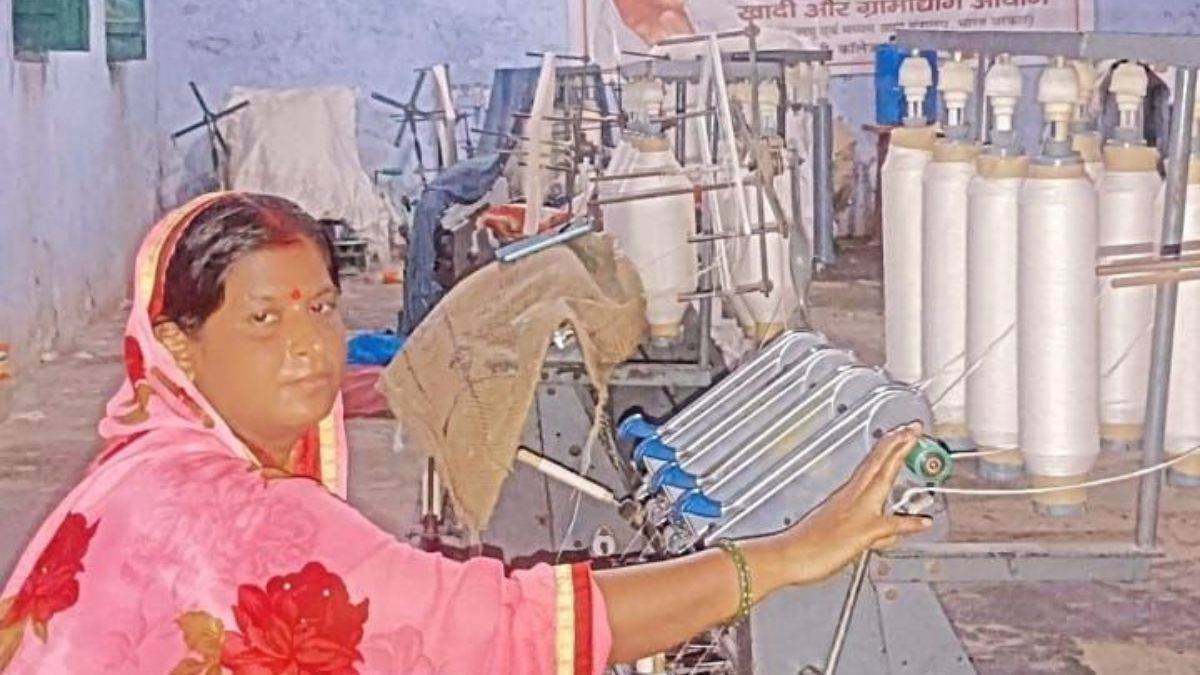 https://www.jagranimages.com/images/newimg/07082023/07_08_2023-charkha_23494491.jpg