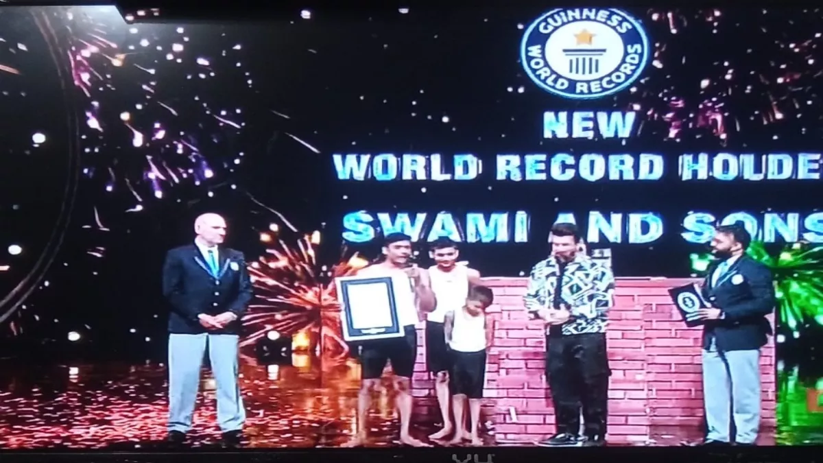 India's Got Talent में मेरठ के विकास ने दांतों से उठाया 81 kg वजन, Guinness World Records में दर्ज कराया नाम - Meerut's Vikas showed interesting feat, lifted 81 kg weight from