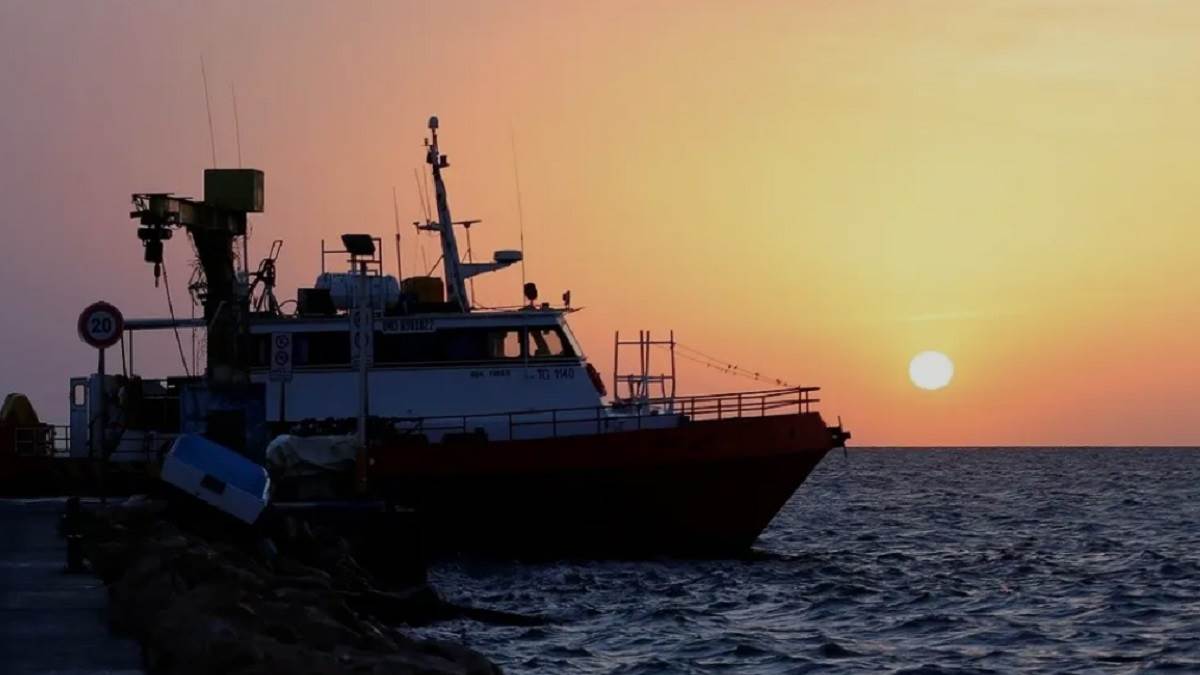 16 migrants dead in shipwreck off tunisia 44 people missing