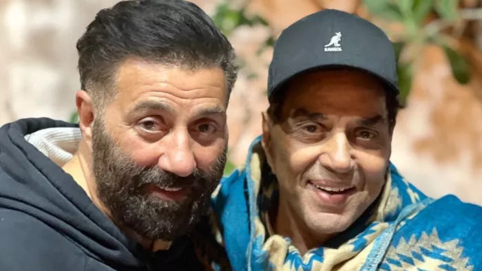 Sunny Deol With Dharmendra Image from Twitter