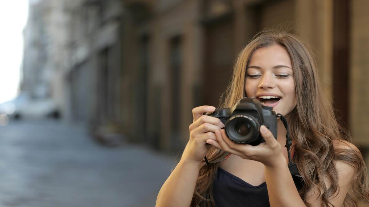 https://www.jagranimages.com/images/newimg/07082024/07_08_2024-best_dslr_camera_23773822.jpg
