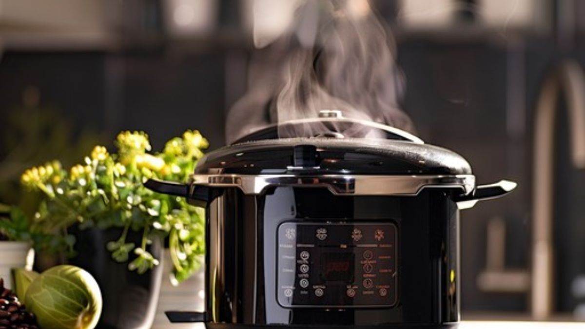 सस्ती कीमत पर मिल रहे ये प्रीमियम क्वालिटी के Pressure Cooker, अब मिनटों में बनेगा टेस्टी-टेस्टी खाना