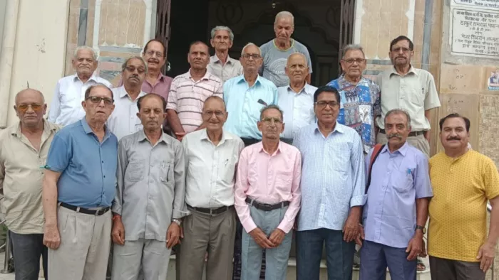 हिमकेयर योजना बंद करने के फैसले से पेंशनर्स दुखी। (जागरण फोटो)