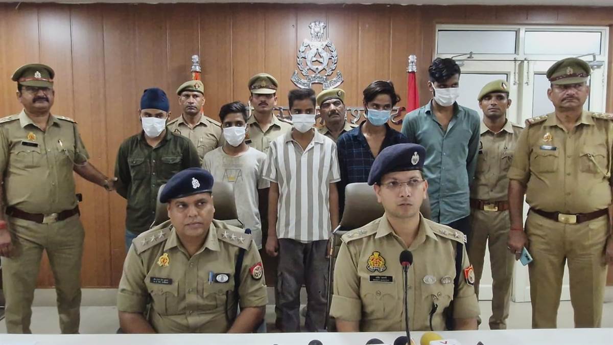 ncr noida news gang supplying bank accounts to cyber criminals busted five arrested