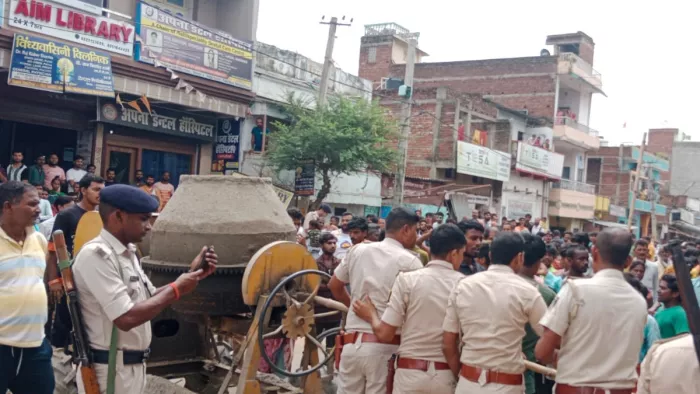 बिक्रम में सड़क दुर्घटना में छात्र की मौत के बाद फूटा आक्रोश