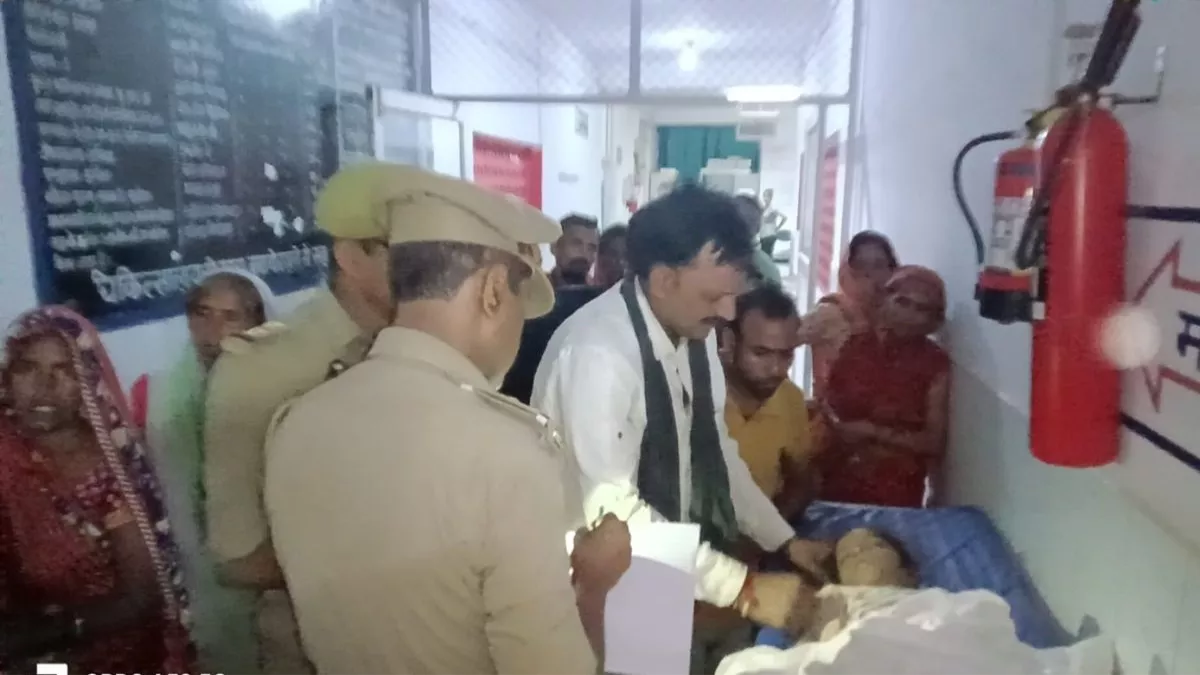 औरैया में दर्दनाक हादसा: कमरे की कच्ची छत भरभराकर गिरी, मलबे में दबकर दादी और दो पौत्रियों की मौत