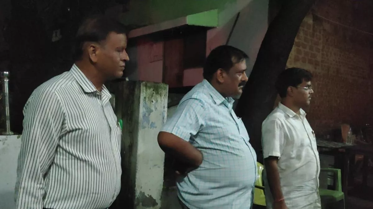 Banka News: नकली खाद-बीज बेचने वाले कारोबारियों का भंडाफोड़, जांच के बाद फर्टिलाइजर दुकान सील