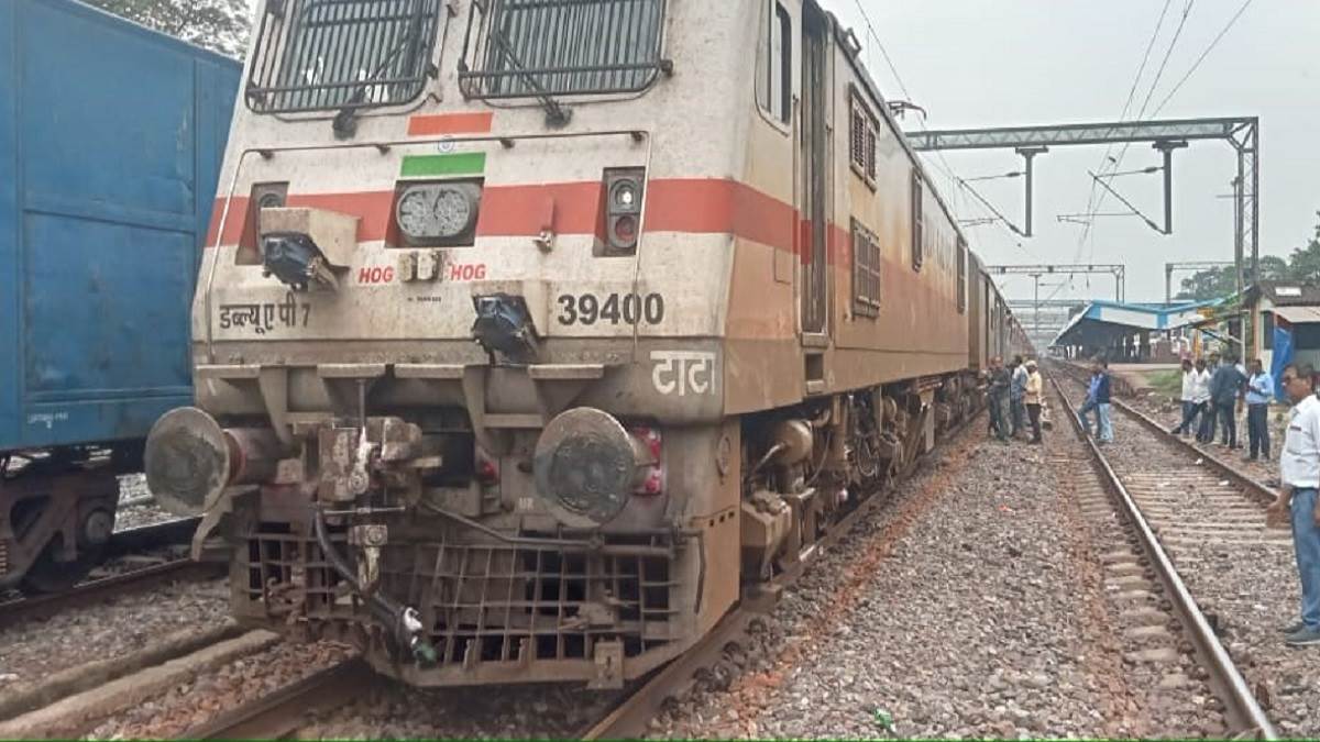 https://www.jagranimages.com/images/newimg/07082025/07_08_2025-duranto_express_24006791.jpg