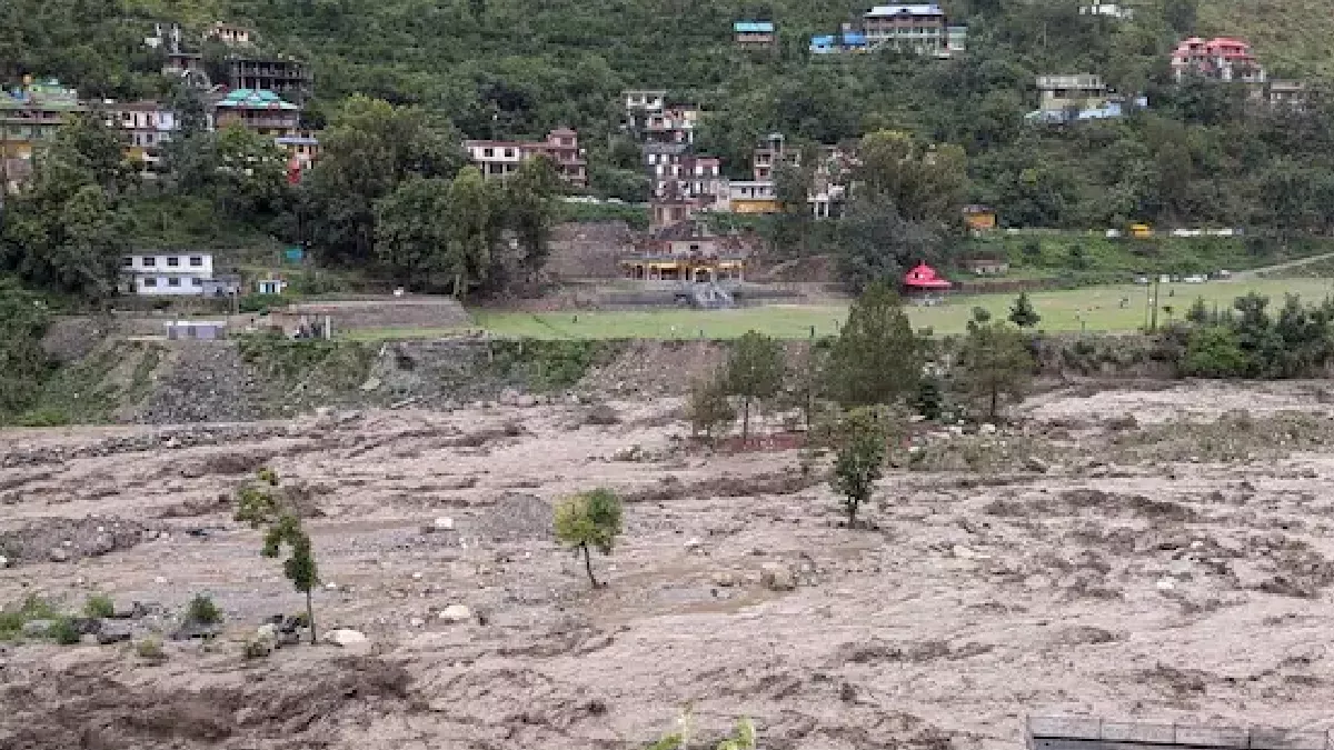 Himachal Rain: रामपुर में भारी बारिश से तबाही, सेरी पुल के पाल फिर से धंसी जमीन; रास्ता बंद