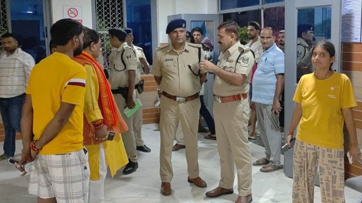 saran news one dead several injured in violent clash in daudpur