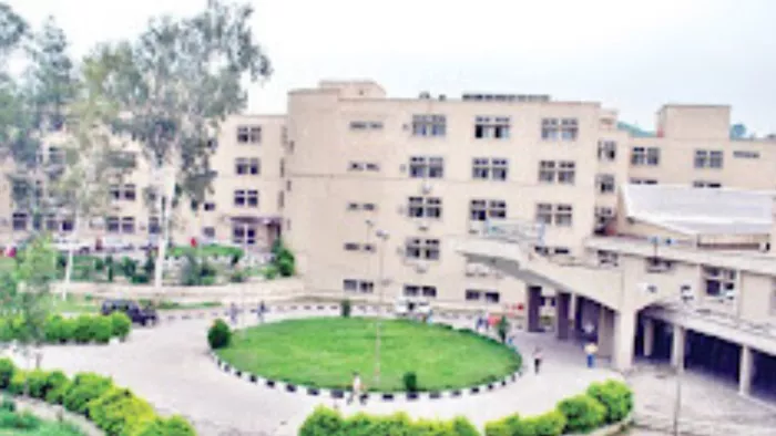 जिला कांगड़ा के टांडा में स्थित हिमाचल का दूसरा सबसे बड़ा अस्पताल।