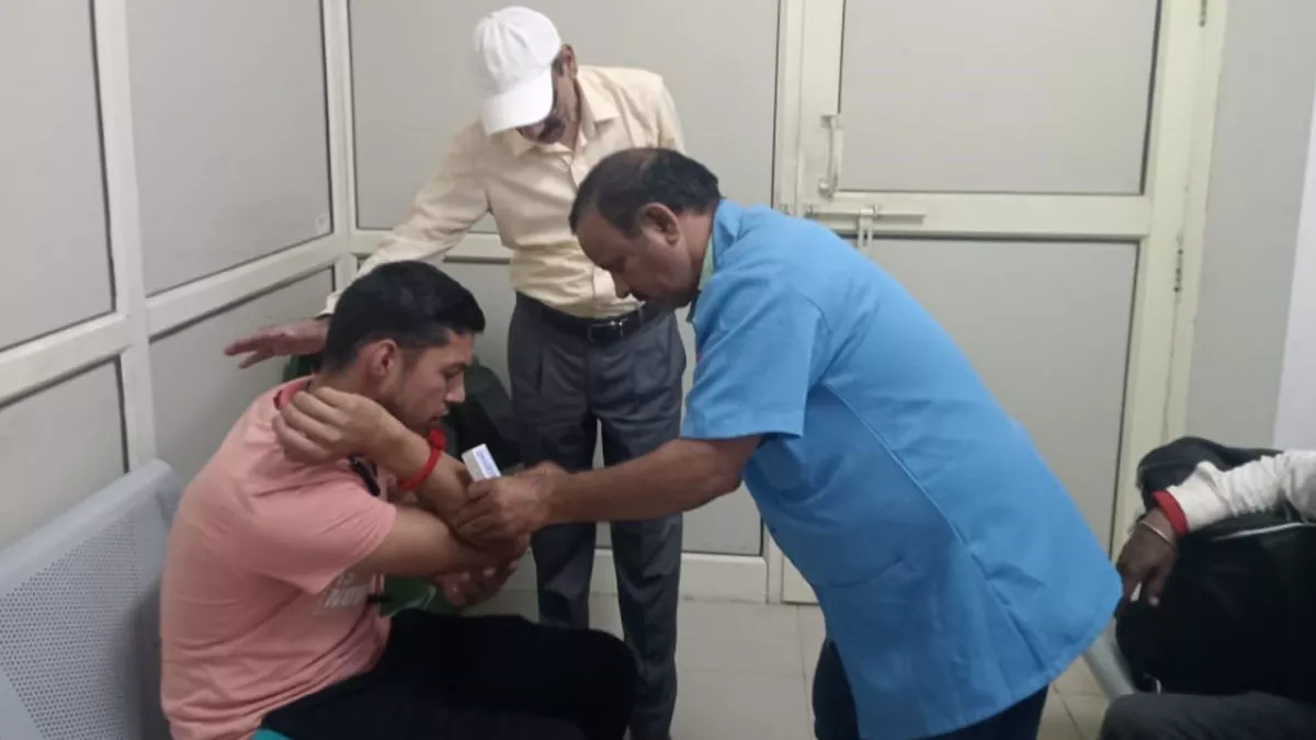 उत्‍तरकाशी आपदा की आपबीती: पहाड़ी से आ रही थीं चट्टानें और मलबा, घुटने-कोहनी के बल रेंगकर खुद को बचाया
