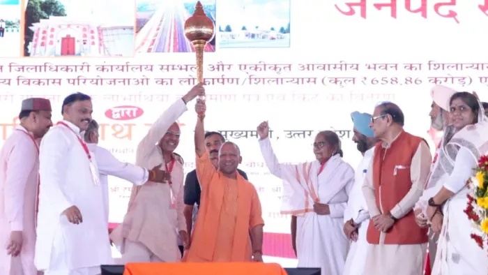 सीएम योगी ने संभल में विकास परियोजनाओं का किया लोकार्पण