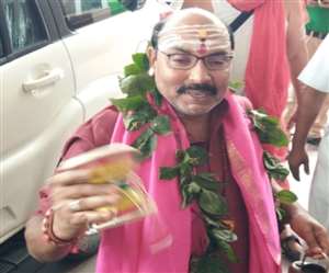 झारखंड में डमरू बजाते विधानसभा पहुंचे BJP विधायक। जागरण