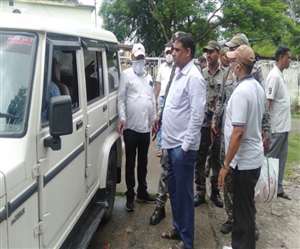 रामगढ़ में एसीबी ने मांडू BDO विनय कुमार को 45 हजार रुपये घूस लेते रंगे हाथ दबोचा। जागरण