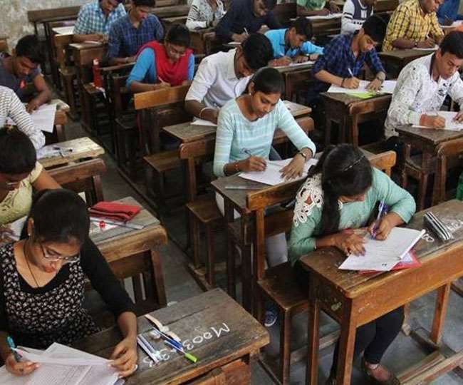 गूगल प्ले स्टोर पर यूजीसी नेट की तैयारी के लिए तमाम अच्छी रेटिंग वाले एप्स भी उपलब्ध हैं।