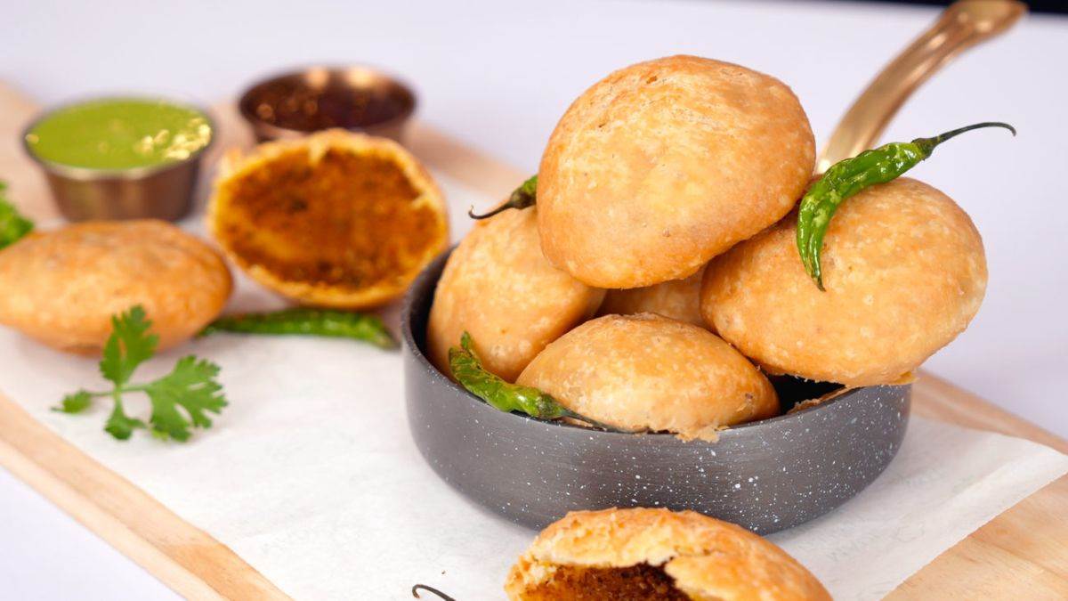 moong dal kachori recipe crispy and delicious just like a halwai