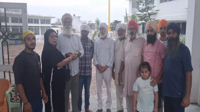 किन्नर समाज ने दिखाई मानवता की मिसाल, बाढ़ पीड़ितों के लिए दिया 59 हजार का सहयोग। जागरण