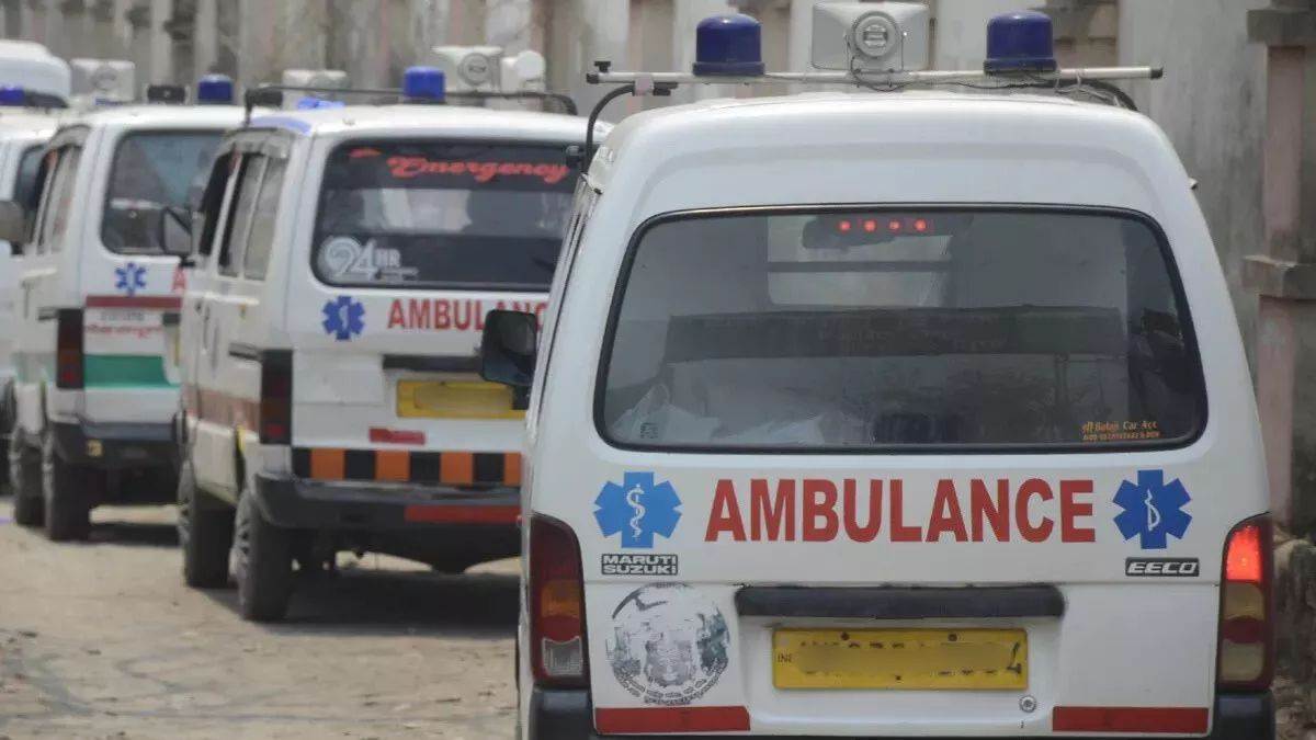 https://www.jagranimages.com/images/newimg/07092025/07_09_2025-ambulance_24039284_222742681.jpg