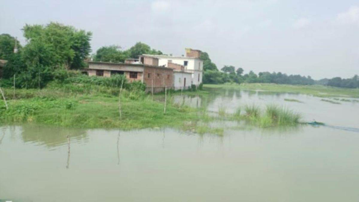 https://www.jagranimages.com/images/newimg/07092025/07_09_2025-flood_victim_24039152.jpg