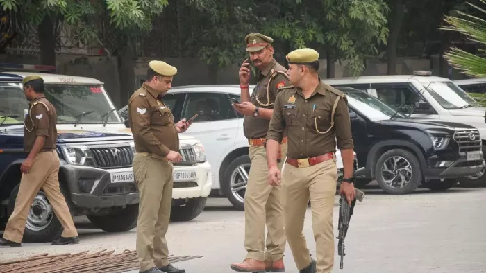 गाजियाबाद के ट्रांस हिंडन जोन में पुलिस ने चोरी, लूट और गुम हुए 265 मोबाइल बरामद किए। फाइल फोटो