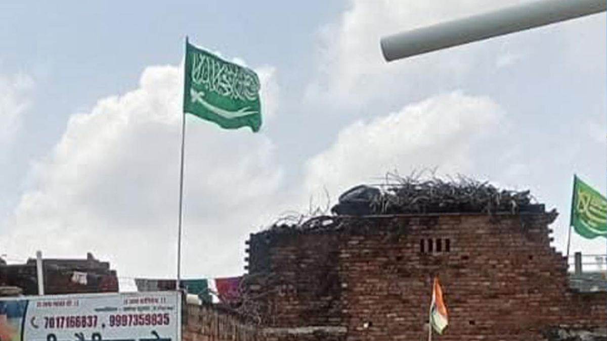 https://www.jagranimages.com/images/newimg/07092025/07_09_2025-jhanda_firozabad_24038465.jpg
