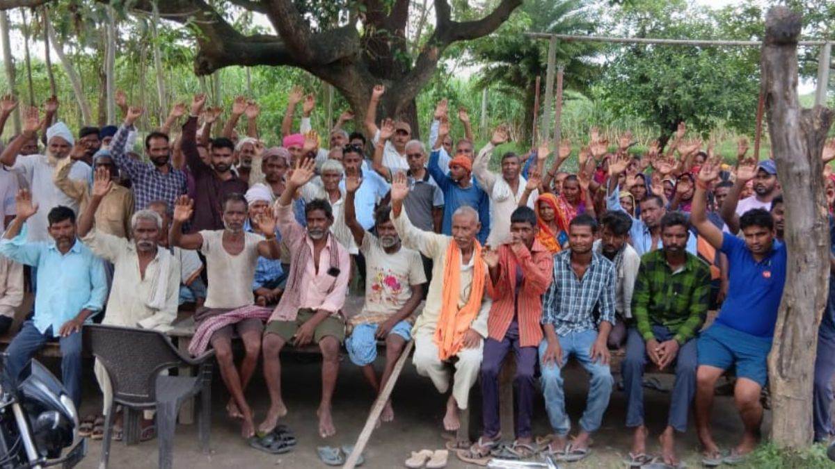 https://www.jagranimages.com/images/newimg/07092025/07_09_2025-people_migrate_from_flood_1_24039154.jpg