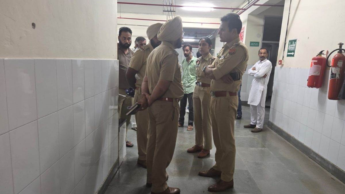 https://www.jagranimages.com/images/newimg/07092025/07_09_2025-police_41_24039040.jpg