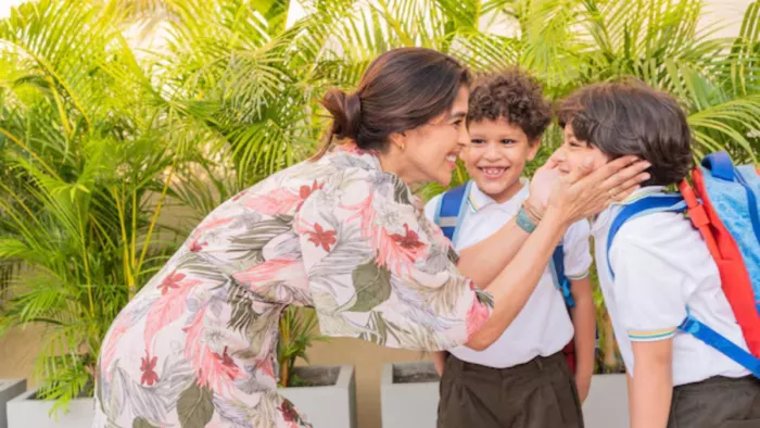 बच्चों में सेपरेशन एंग्जायटी को कैसे मैनेज करें? (Picture Courtesy: Freepik)