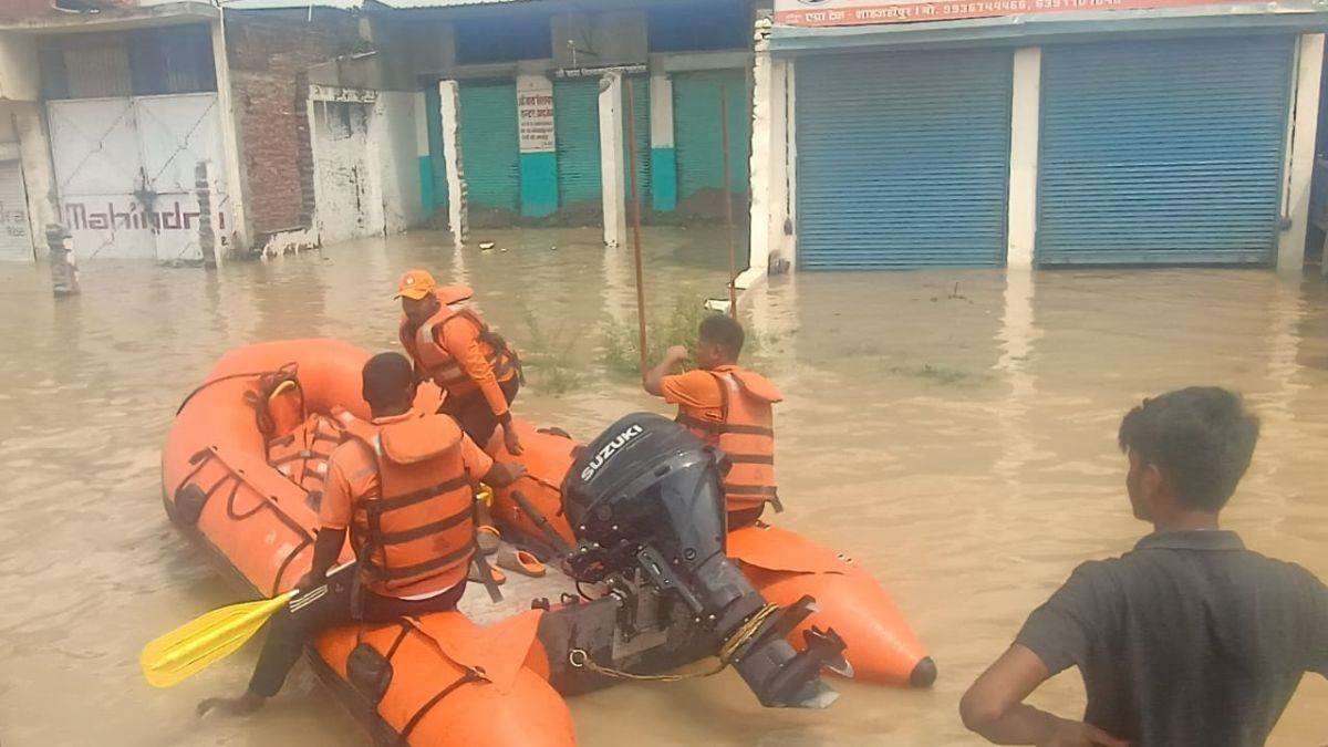 https://www.jagranimages.com/images/newimg/07092025/07_09_2025-shahjahanpur_water_flood_24038640.jpg