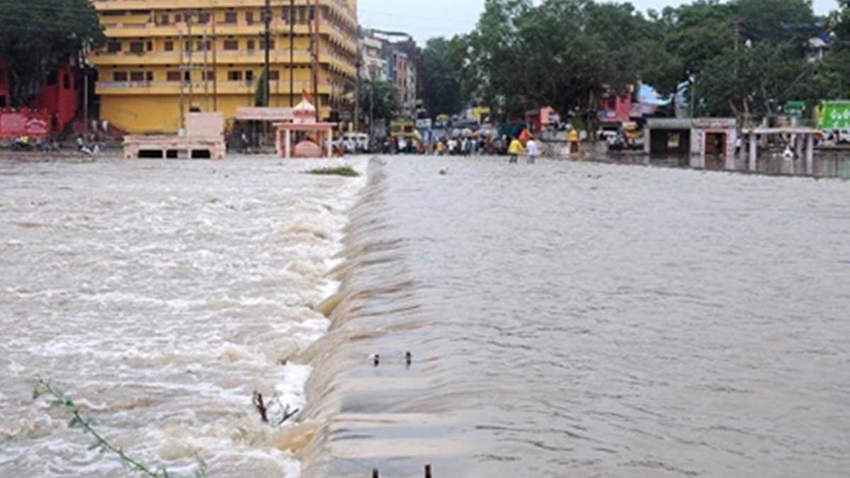 https://www.jagranimages.com/images/newimg/07092025/07_09_2025-shipra_river_24038429.jpg