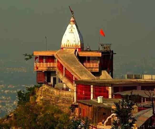 Maa Durga sits as a pillar in the Chandi Devi temple - चंडी देवी मंदिर में  खंभ के रूप में विराजमान है मां दुर्गा