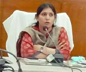 बस्ती जिले की जिलाधिकारी सौम्या अग्रवाल। जागरण