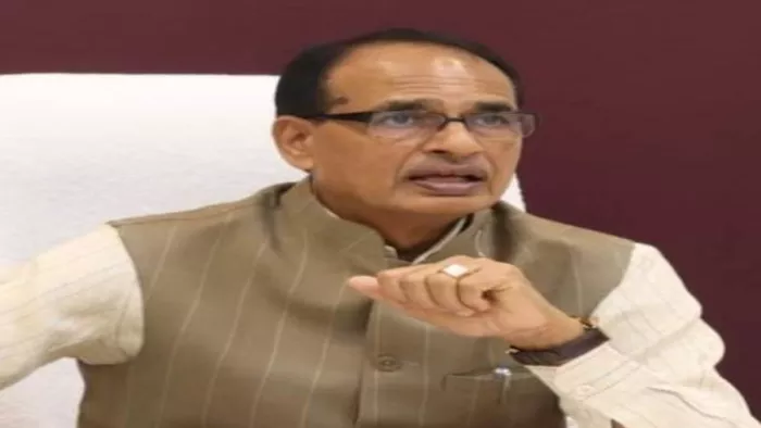 सीएम शिवराज सिंह चौहान ने फेसबुक पेज की डीपी और बैनर पर लगी फोटो बदल ली है।