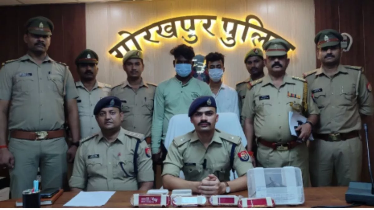 गोरखपुर में लुटेरे के साथ पकड़ा गया सर्राफ, छह घटनाओं का हुआ पर्दाफाश- पुलिस फरार बदमाशों की कर रही तलाश