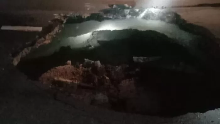 साल भर के अंदर ही धंस गईं Purvanchal Expressway की सड़कें।