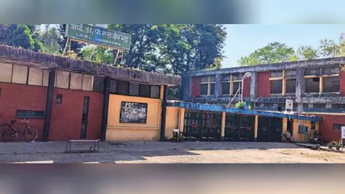 IDPL की लीज खत्म होने के बाद भी रह रहे लोगों को भेजा गया नोटिस