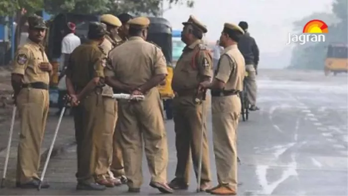 पूछताछ में पता चला है कि जहीर को दंगों के तीन मामलों में गिरफ्तार किया गया था।