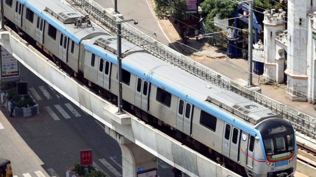 mumbai first underground metro corridor started between bkc to aarey people are hopeful for improvement in traffic
