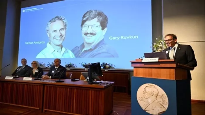 Nobel Prize 2024:विक्टर एंब्रोस और गेरी रुवकोन को मिला नोबेल पुरस्कार।(फोटो सोर्स: एएनआई)
