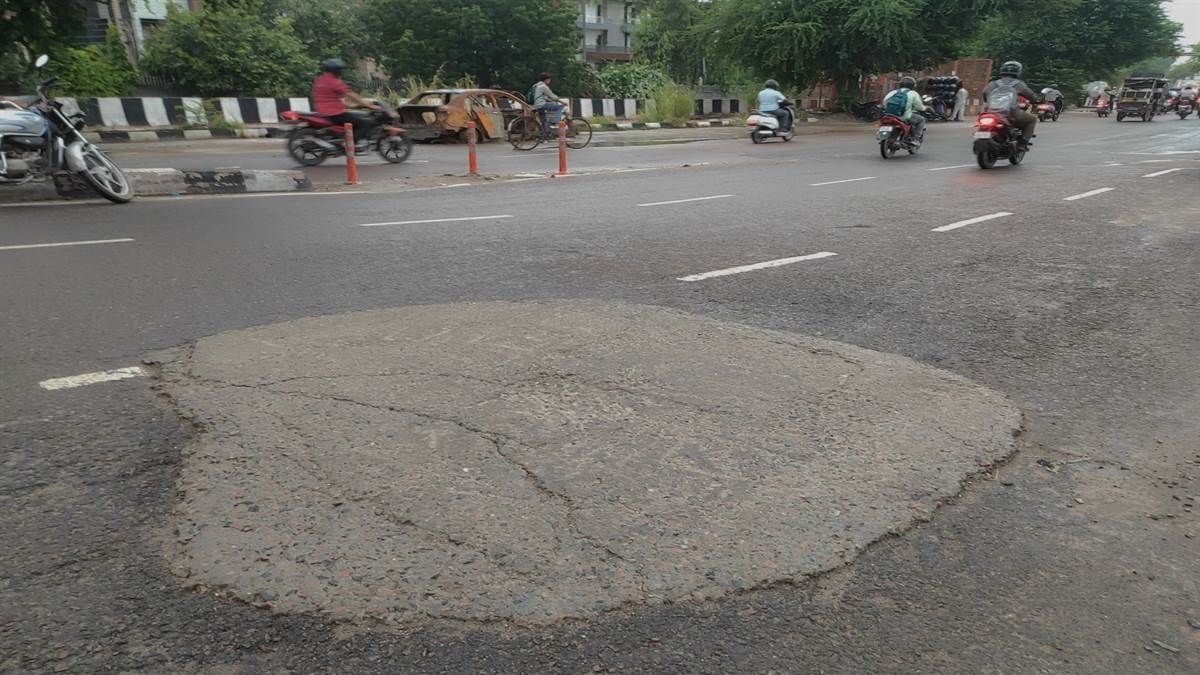 ncr uneven road on east delhi flyover vehicle jerks safety concerns