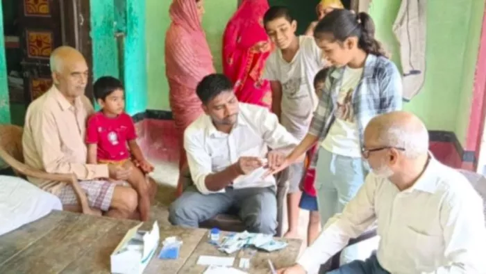 डेंगू संग बढ़ रहे बुखार रोगी, 313 फीवर हेल्प डेस्क बने।