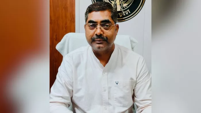 आठ लाख रुपये से मजबूत होगी माध्यमिक विद्यालयों की लाइब्रेरी।