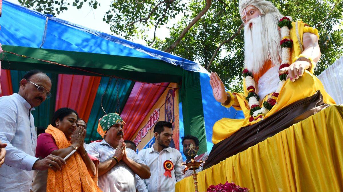 ncr valmiki jayanti dalit mahapanchayat in east delhi focuses on social harmony