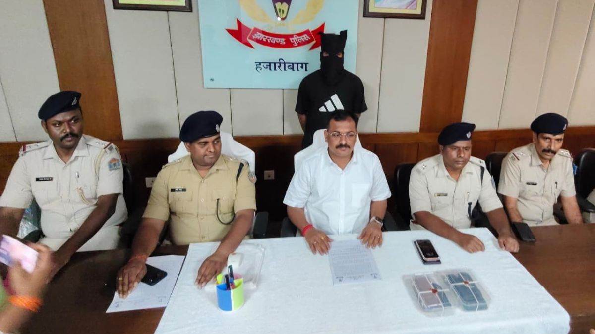 hazaribagh news notorious criminal danish iqbal arrested by police