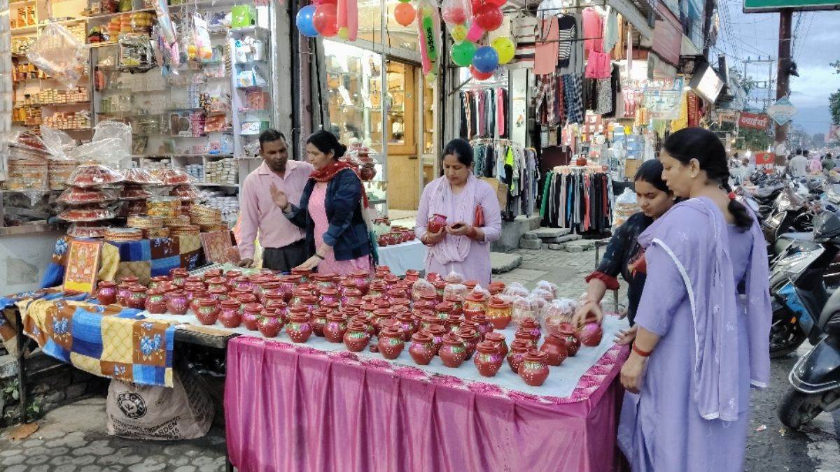 karwa chauth 2025 shopping spree in dehradun city market buzz