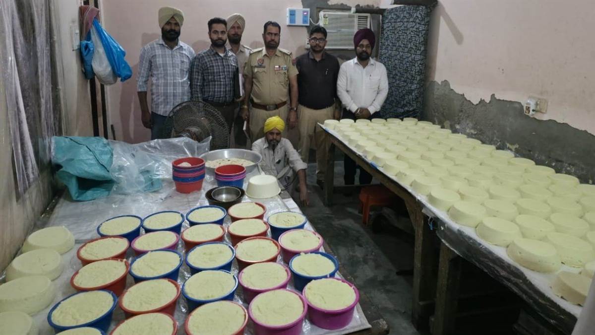 amritsar food department seizes fake khoya milk powder in tapiala raid