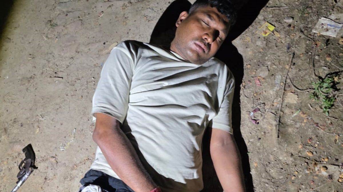 ncr ghaziabad news two looters arrested after encounter in loni