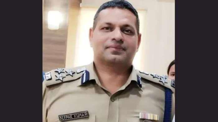 आगरा के पुलिस कमिश्नर हैं दीपक कुमार। जागरण